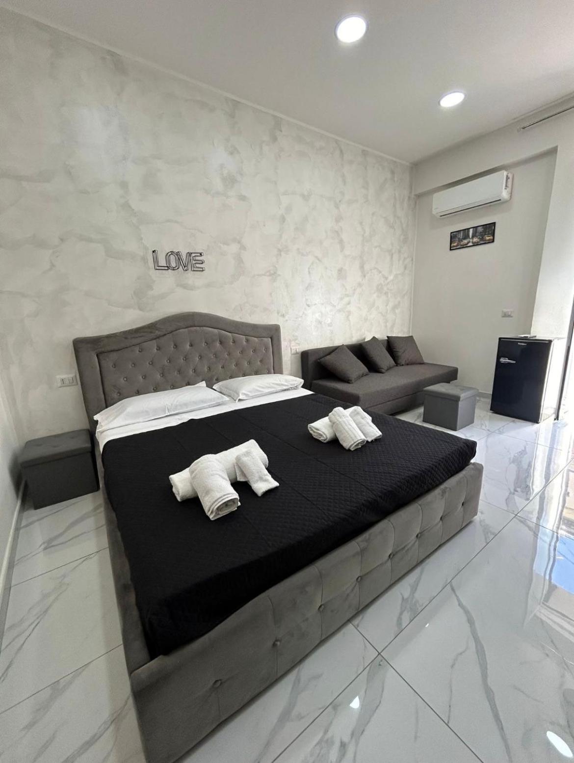 Ferienwohnung Terrazza Luxury Valentino Neapel Exterior foto