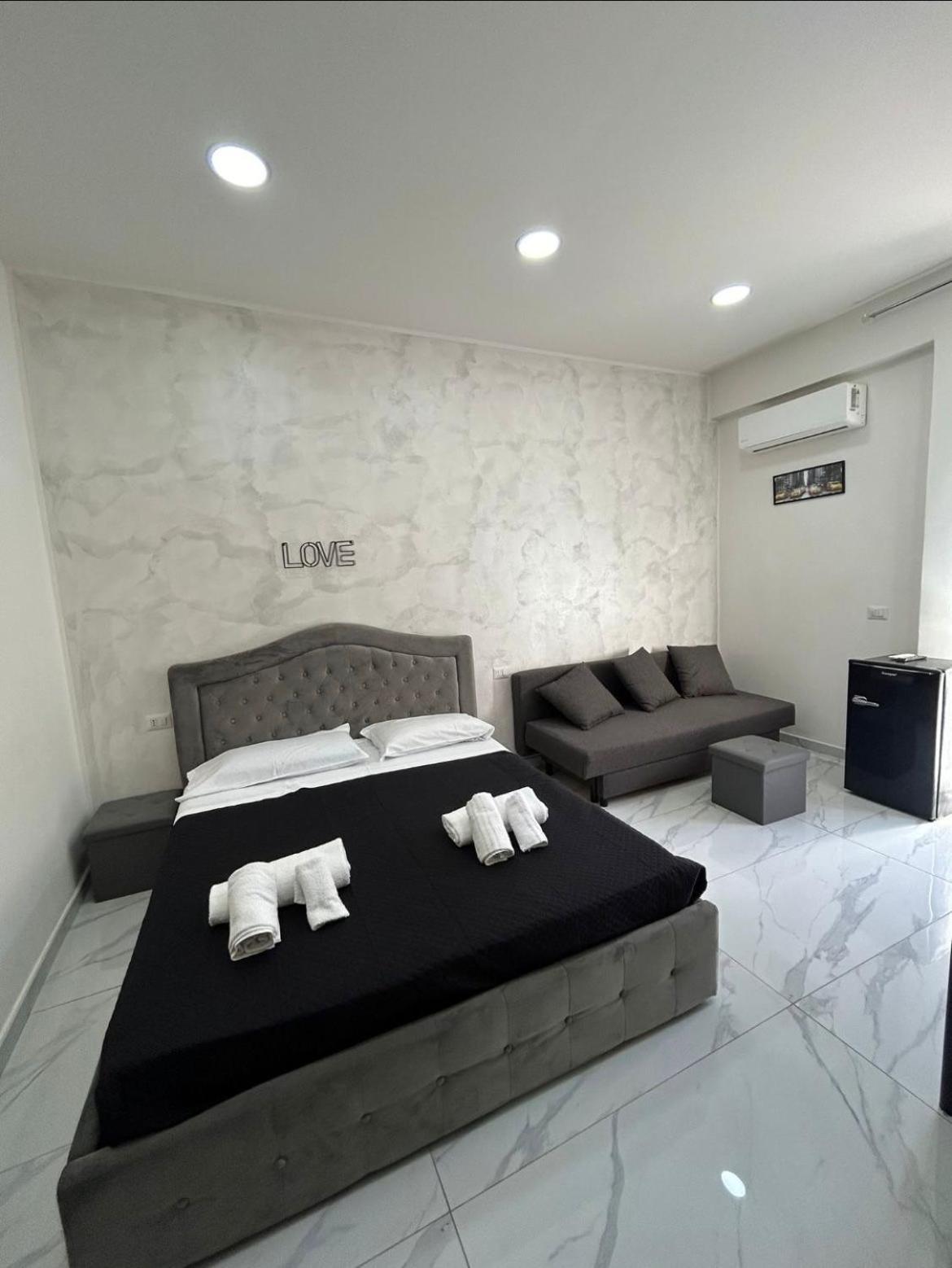 Ferienwohnung Terrazza Luxury Valentino Neapel Exterior foto
