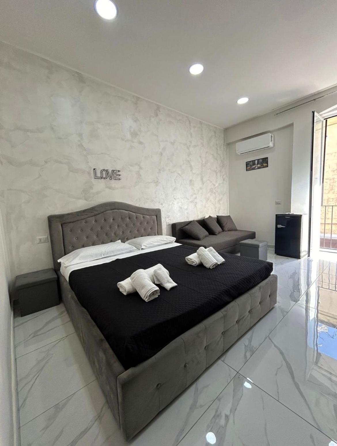 Ferienwohnung Terrazza Luxury Valentino Neapel Exterior foto
